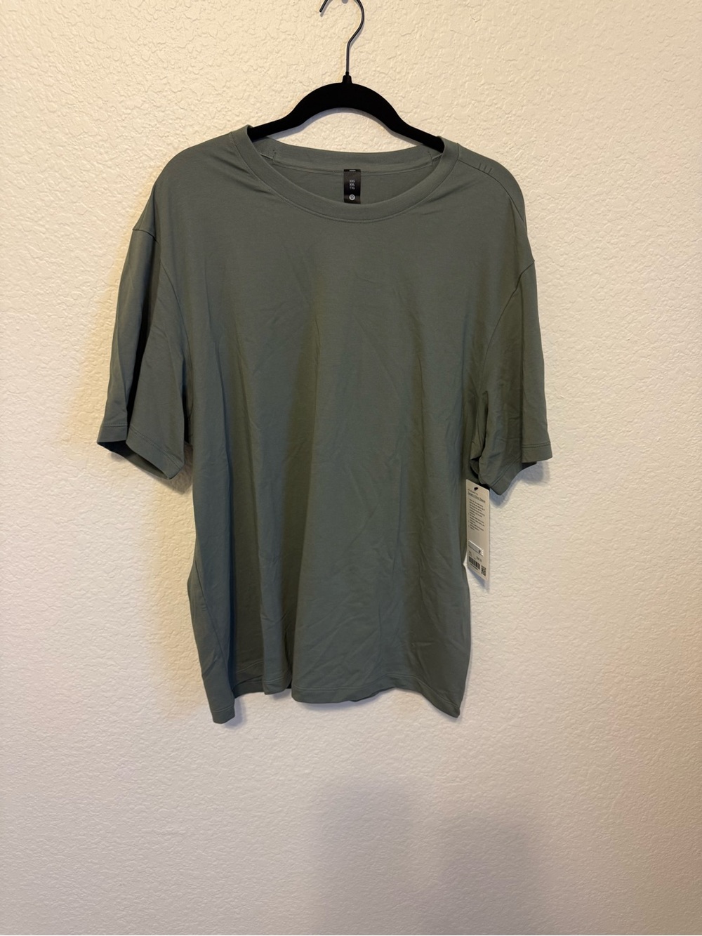 Lululemon Men’s Zeroed in Short Sleeve Olive Green Color NWT